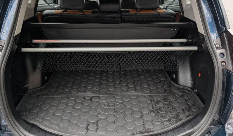 2017 Toyota RAV4 Platinum 4X4 full