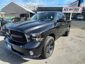 2017 Ram 1500 Express Quad Cab 4WD!!!!
