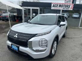 2022 Mitsubishi Outlander ES S-AWD 7 Seats!!!!