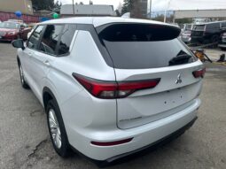 2022 Mitsubishi Outlander ES S-AWD 7 Seats!!!! full
