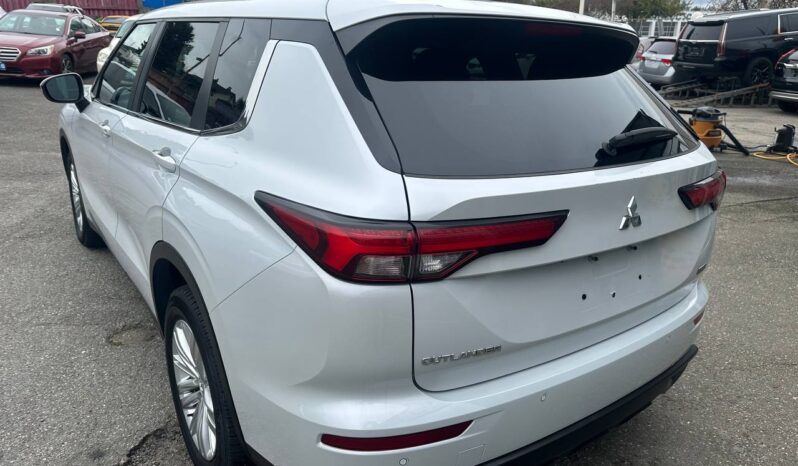 2022 Mitsubishi Outlander ES S-AWD 7 Seats!!!! full