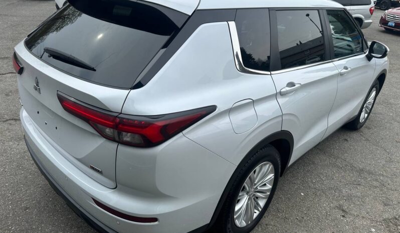 2022 Mitsubishi Outlander ES S-AWD 7 Seats!!!! full