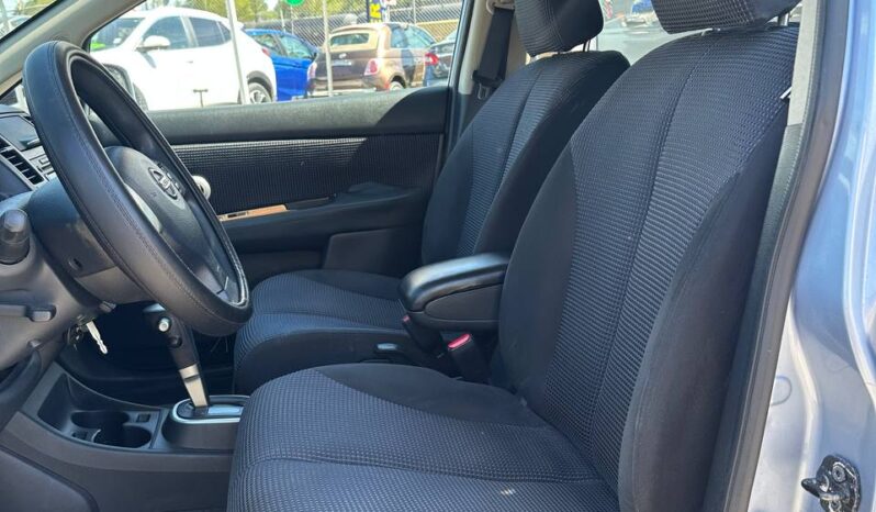 2010 Nissan Versa S Auto Super LOW KM!!!! full