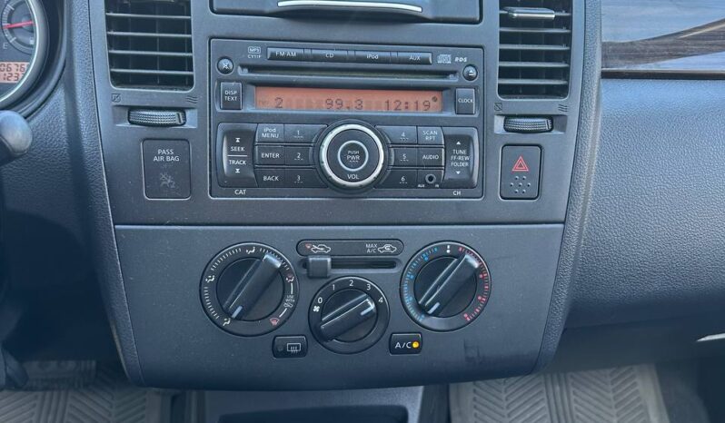 2010 Nissan Versa S Auto Super LOW KM!!!! full