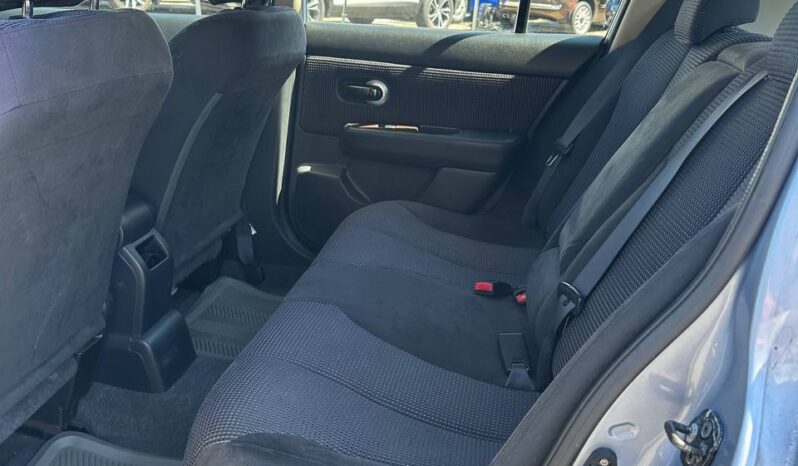 2010 Nissan Versa S Auto Super LOW KM!!!! full