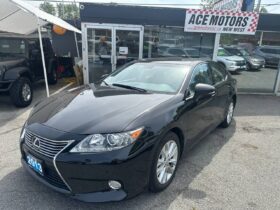 2013 Lexus ES300 Hybrid LOW KM!!!