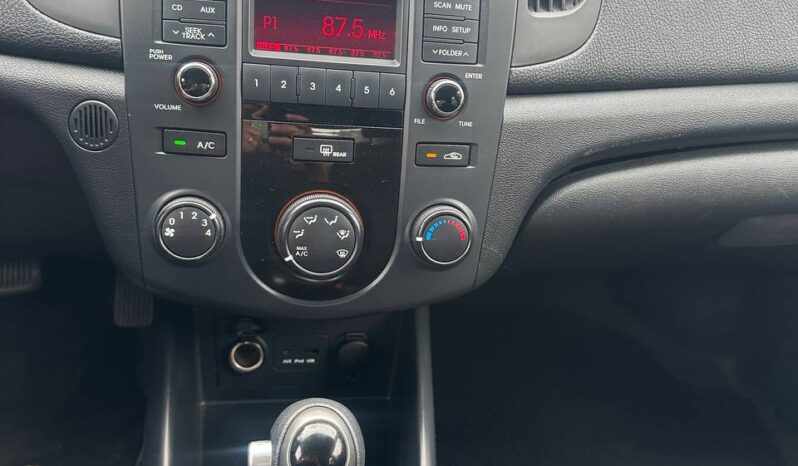 2011 Kia Forte LX Auto LOW KM!!! full