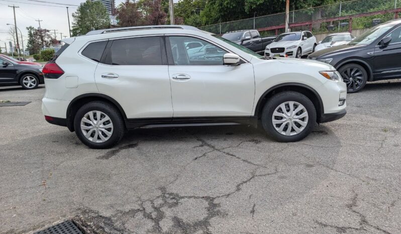 2017 Nissan Rogue SV AWD Moonroof full
