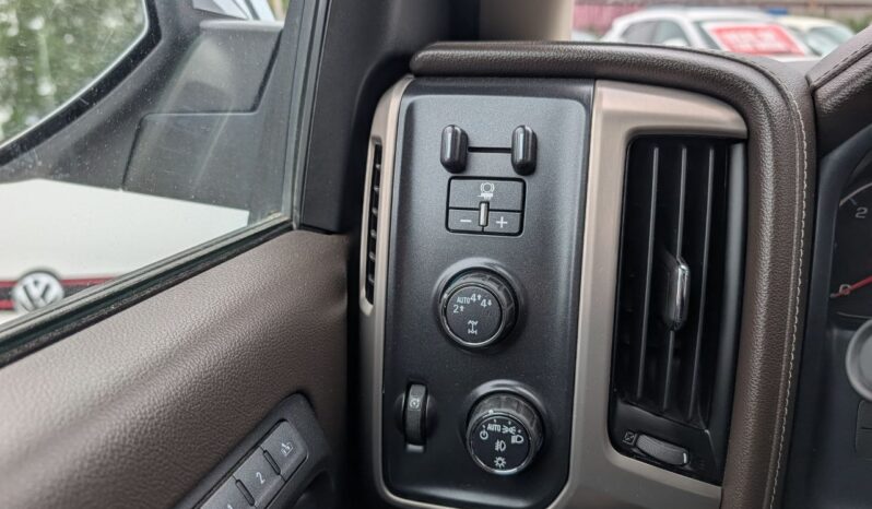 2017 GMC Sierra Denali Crew Cab 4X4 full