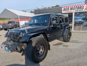 2013 Jeep Wrangler Unlimited  Lift. 35″ tires.,