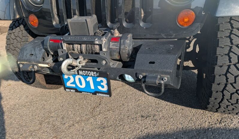 2013 Jeep Wrangler Unlimited  Lift. 35″ tires., full