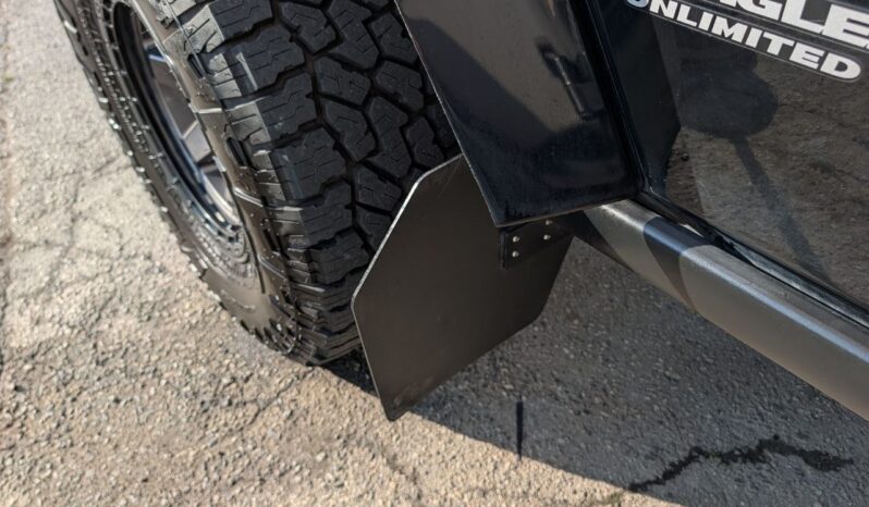 2013 Jeep Wrangler Unlimited  Lift. 35″ tires., full