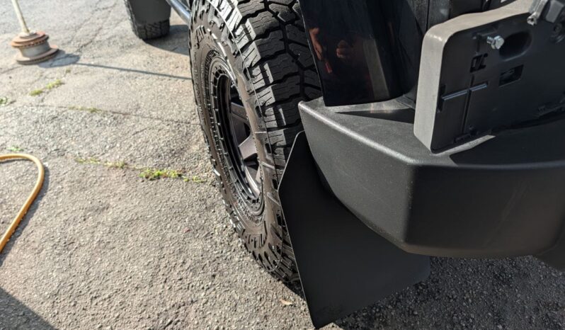2013 Jeep Wrangler Unlimited  Lift. 35″ tires., full