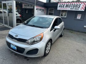 2014 Kia Rio LX Hatchback Auto!!